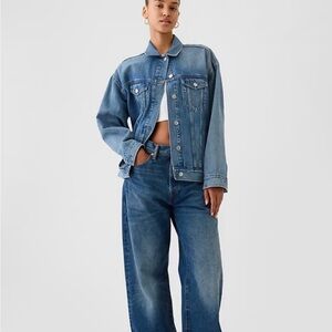 This season  Gap 90’s Loose Jeans!